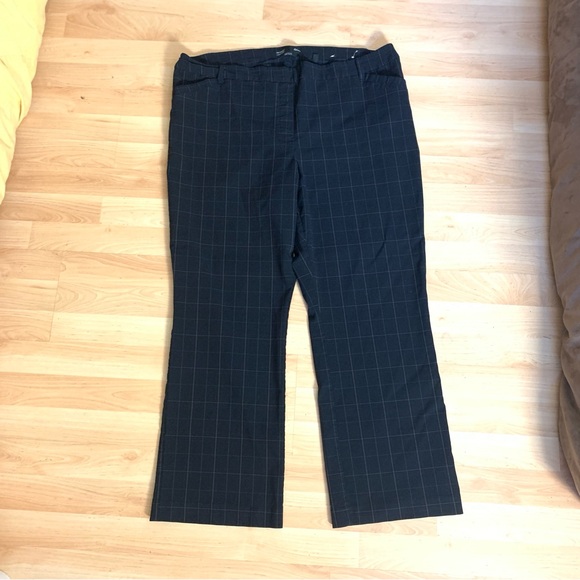 Reitmans Pants - Reitmans The Iconic Plaid Straight Leg Pants Women’s Plus Size 20Petite